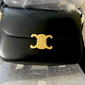 CLASSIQUE TRIOMPHE BAG IN SHINY CALFSKIN
BLACK
